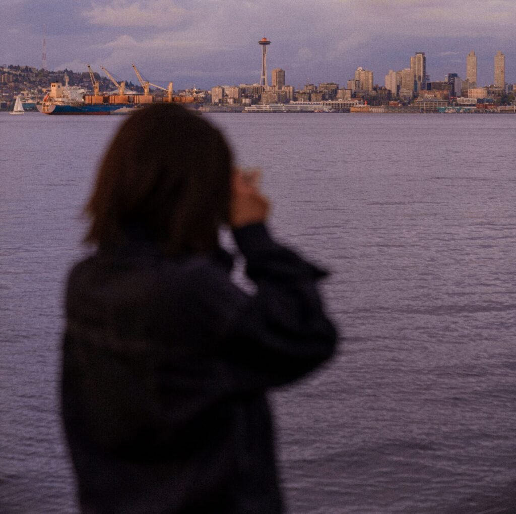 Clicking the Pictiures of the Seattle