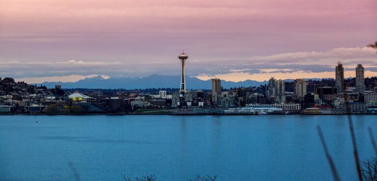 Seattle skyline for first-time visitors